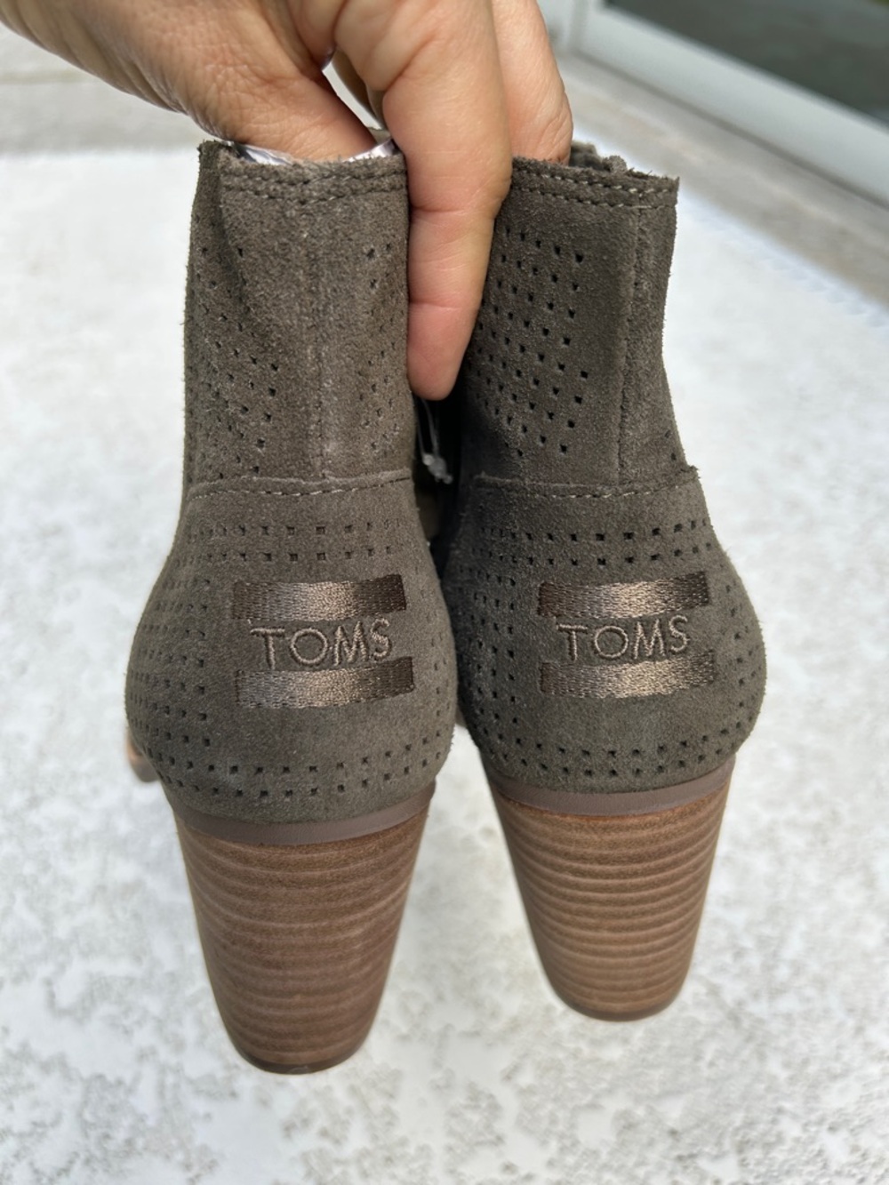 NWT - TOMS ‘Majorca’ Peep Toe Perf Suede Leather Bootie - Picture 9 of 11
